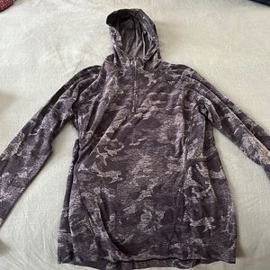 Lululemon cold weather pullover, size 8